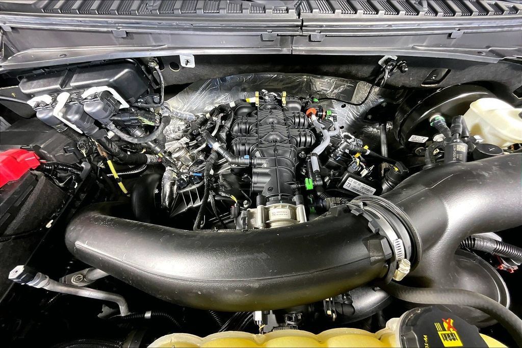 Used 2021 Ford Expedition Limited AWD/4WD image 9
