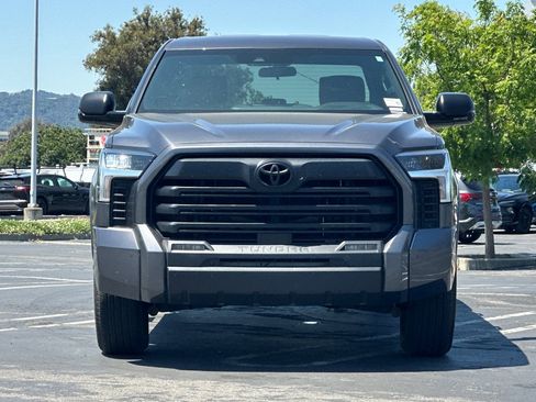 Used 2025 Toyota Tundra SR5 w/ SR5 Convenience Package AWD/4WD image 9