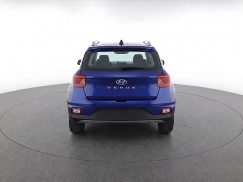 Used 2023 Hyundai Venue Limited FWD image 7