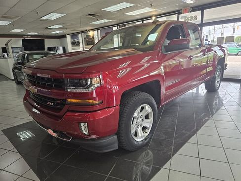Used 2018 Chevrolet Silverado 1500 LT w/ All Star Edition AWD/4WD image 1