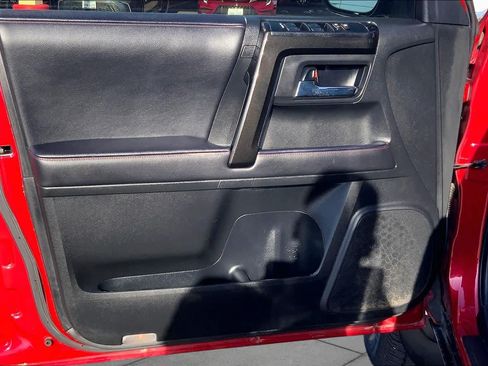 Used 2022 Toyota 4Runner TRD Off-Road Premium w/ Moonroof Package AWD/4WD image 22