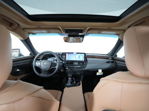 New 2025 Lexus ES 350 w/ Premium Package image 13