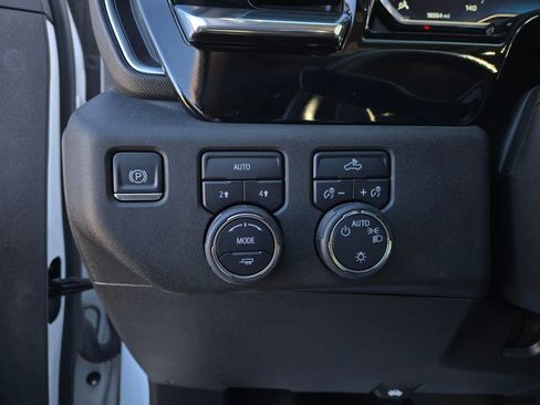 Used 2022 Chevrolet Silverado 1500 LT image 13