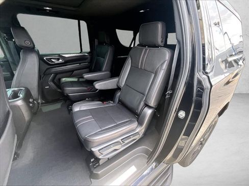 Used 2023 Chevrolet Suburban RST w/ Luxury Package RWD image 28