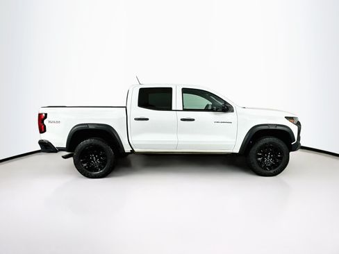 Used 2024 Chevrolet Colorado Trail Boss w/ Technology Package AWD/4WD image 10