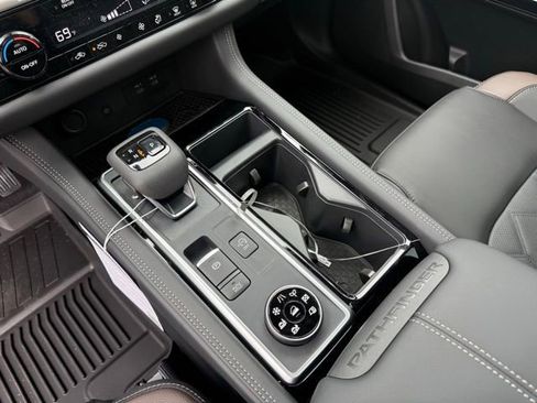 New 2026 Nissan Pathfinder Platinum AWD/4WD image 13