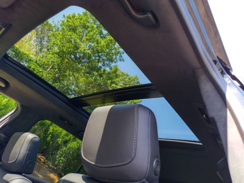 Certified 2025 Cadillac XT6 Premium Luxury w/ Platinum Package image 12