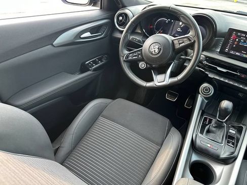 Used 2025 Alfa Romeo Tonale AWD/4WD image 21
