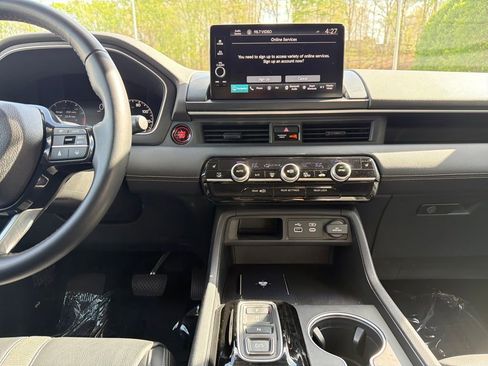 Used 2023 Honda Pilot Touring image 25