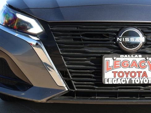 Used 2024 Nissan Altima 2.5 SV image 9