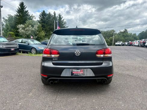 Used 2011 Volkswagen Golf 2-Door FWD image 4