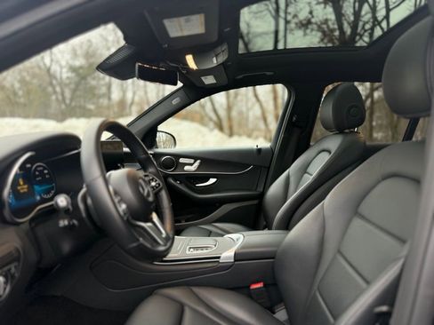 Used 2022 Mercedes-Benz GLC 300 4MATIC image 16