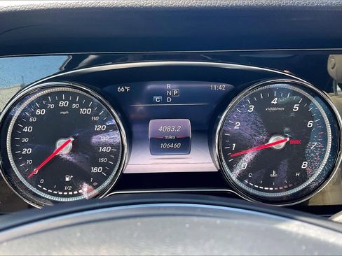 Used 2018 Mercedes-Benz E 300 4MATIC image 25