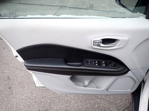 Certified 2019 Jeep Compass Latitude w/ Popular Equipment Group image 17