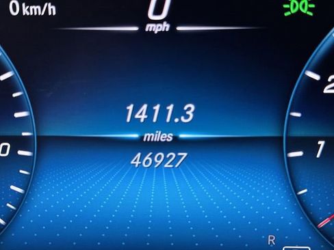 Used 2021 Mercedes-Benz GLC 300 image 30