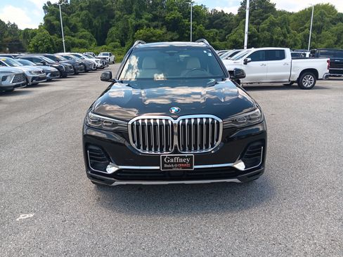 Used 2021 BMW X7 xDrive40i w/ Premium Package AWD/4WD image 9