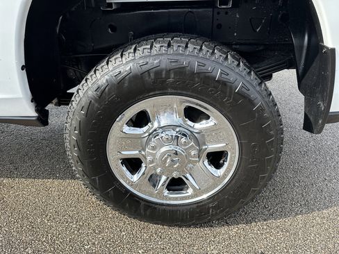 Used 2024 RAM 3500 Tradesman w/ Chrome Appearance Group image 19