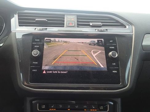 Used 2019 Volkswagen Tiguan SE image 29