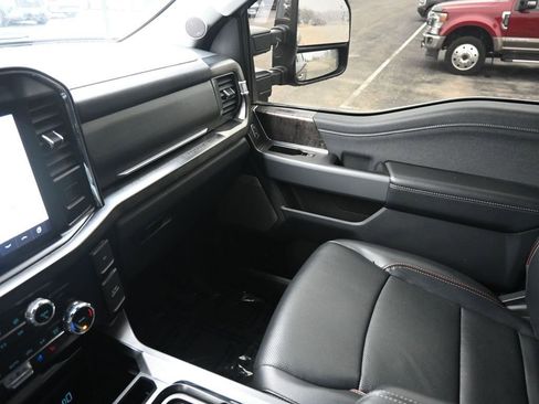 Used 2023 Ford F350 Lariat w/ Chrome Package image 21