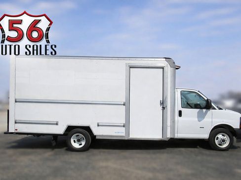 Used 2022 GMC Savana 3500 Extended w/ Power Convenience Package RWD image 1