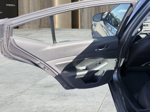 Used 2022 Nissan Altima 2.5 SR image 28