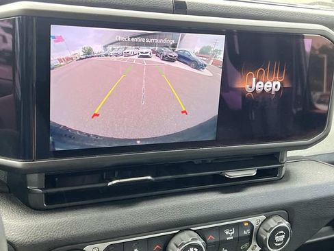 Used 2024 Jeep Wrangler Unlimited Sport AWD/4WD image 22