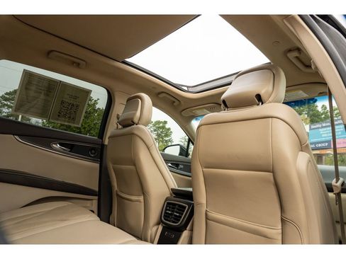 Used 2020 Lincoln Nautilus Reserve image 16