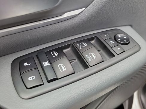 Used 2020 RAM 1500 Big Horn AWD/4WD image 17