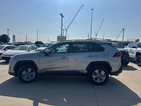 Used 2025 Toyota RAV4 XLE w/ Weather Package AWD/4WD image 5