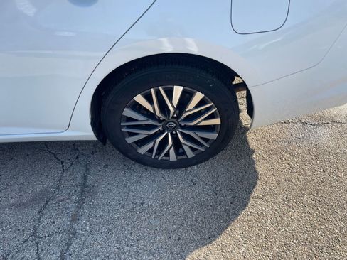 Used 2025 Nissan Altima 2.5 SV image 30