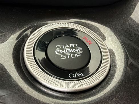 Used 2023 Jeep Grand Cherokee Altitude AWD/4WD image 19