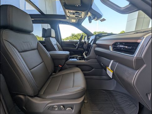 New 2026 GMC Yukon Denali w/ Advanced Technology Package AWD/4WD image 15