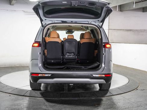 Used 2024 Kia Carnival EX FWD image 26