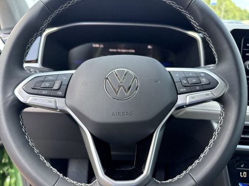 New 2025 Volkswagen Taos SE image 18