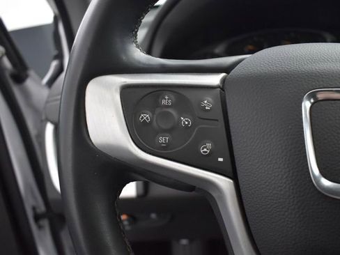 Used 2023 GMC Terrain SLT image 17