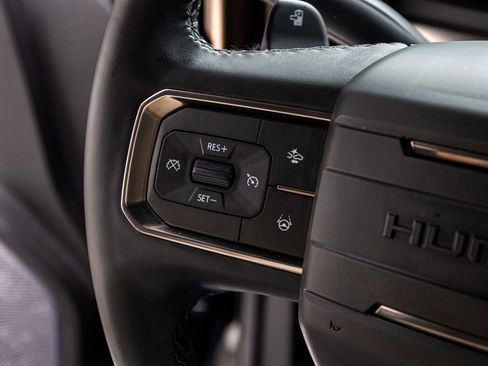 Used 2024 GMC Hummer EV 2X image 19