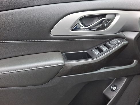 Certified 2023 Chevrolet Traverse LT FWD image 14