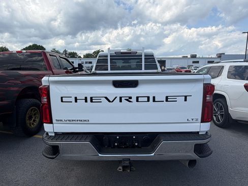 Used 2024 Chevrolet Silverado 3500 LTZ w/ LTZ Convenience Package AWD/4WD image 6