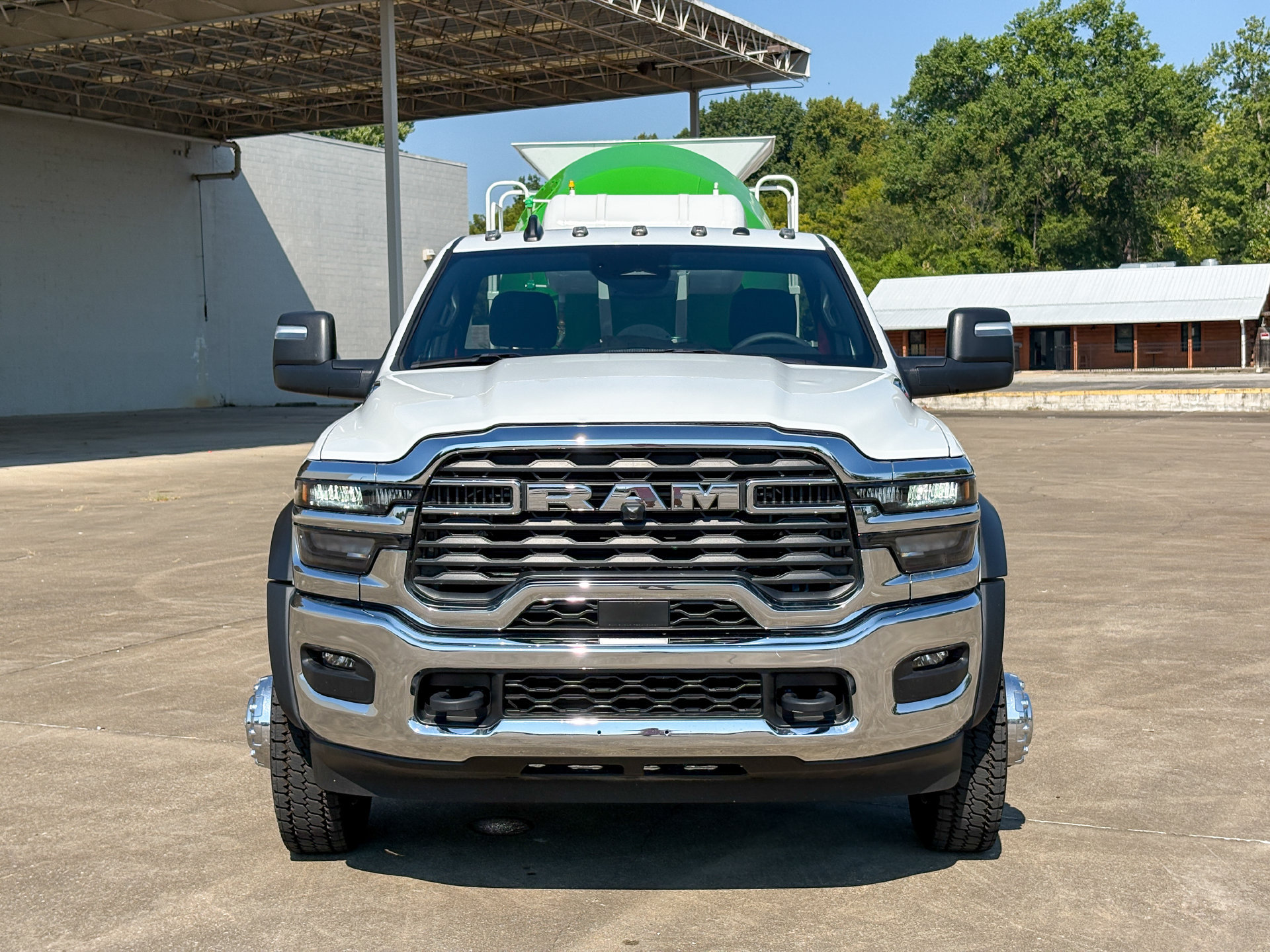 Used 2025 RAM 5500 4x4 Regular Cab image 2