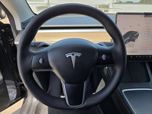 Used 2023 Tesla Model Y Long Range AWD/4WD image 15