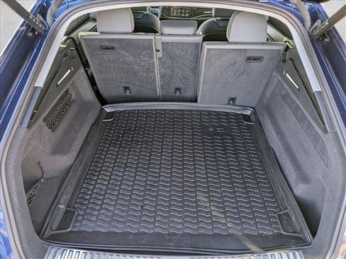 Used 2022 Audi Q8 Premium Plus image 21