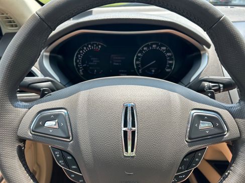 Used 2013 Lincoln MKZ AWD image 21