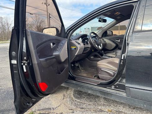 Used 2012 Hyundai Tucson GLS image 11