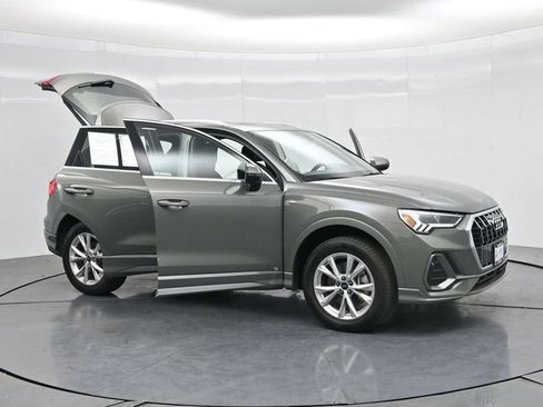 Used 2025 Audi Q3 2.0T Premium AWD/4WD image 39