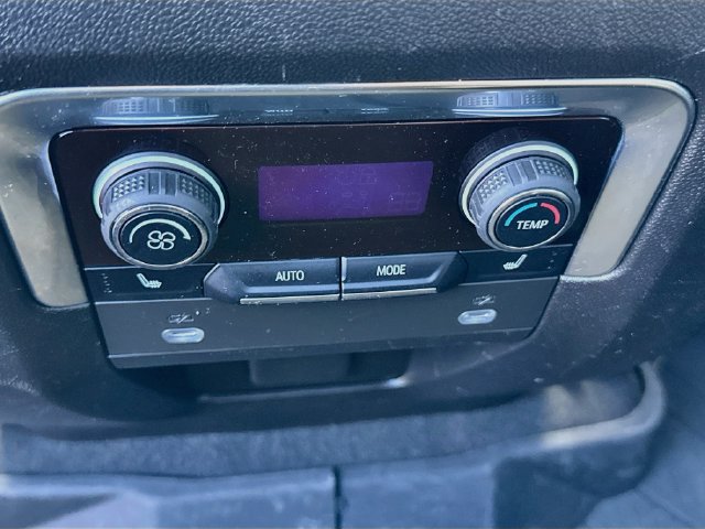 Used 2023 Chevrolet Suburban Premier AWD/4WD image 27