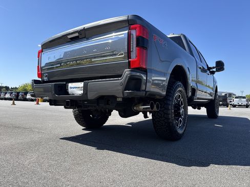 Used 2024 Ford F250 Platinum AWD/4WD image 11