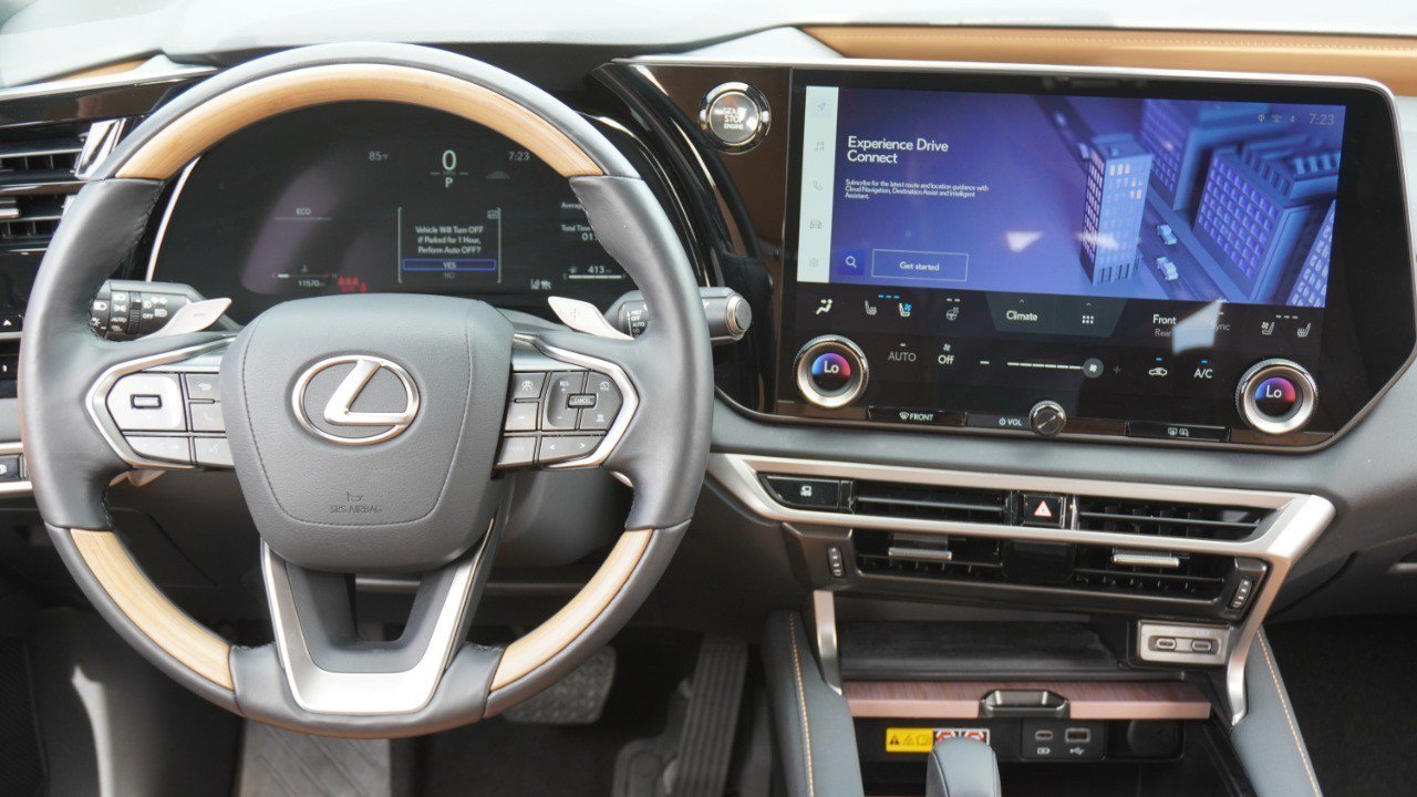 Certified 2025 Lexus RX 350 Premium w/ Accessory Package (Z1) FWD image 29
