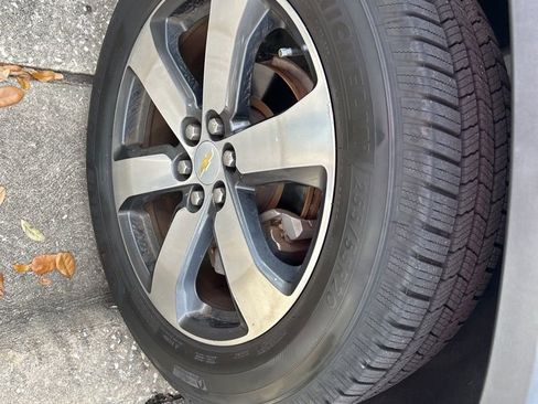 Used 2019 Chevrolet Traverse LT w/ LT Premium Package image 7