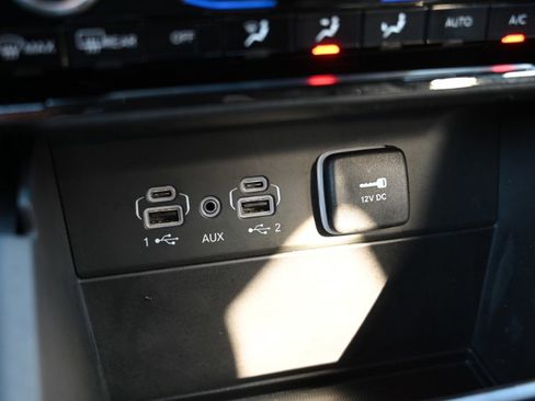Used 2023 Jeep Grand Cherokee Overland AWD/4WD image 41