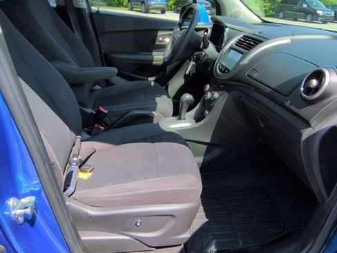 Used 2016 Chevrolet Trax LS FWD image 28